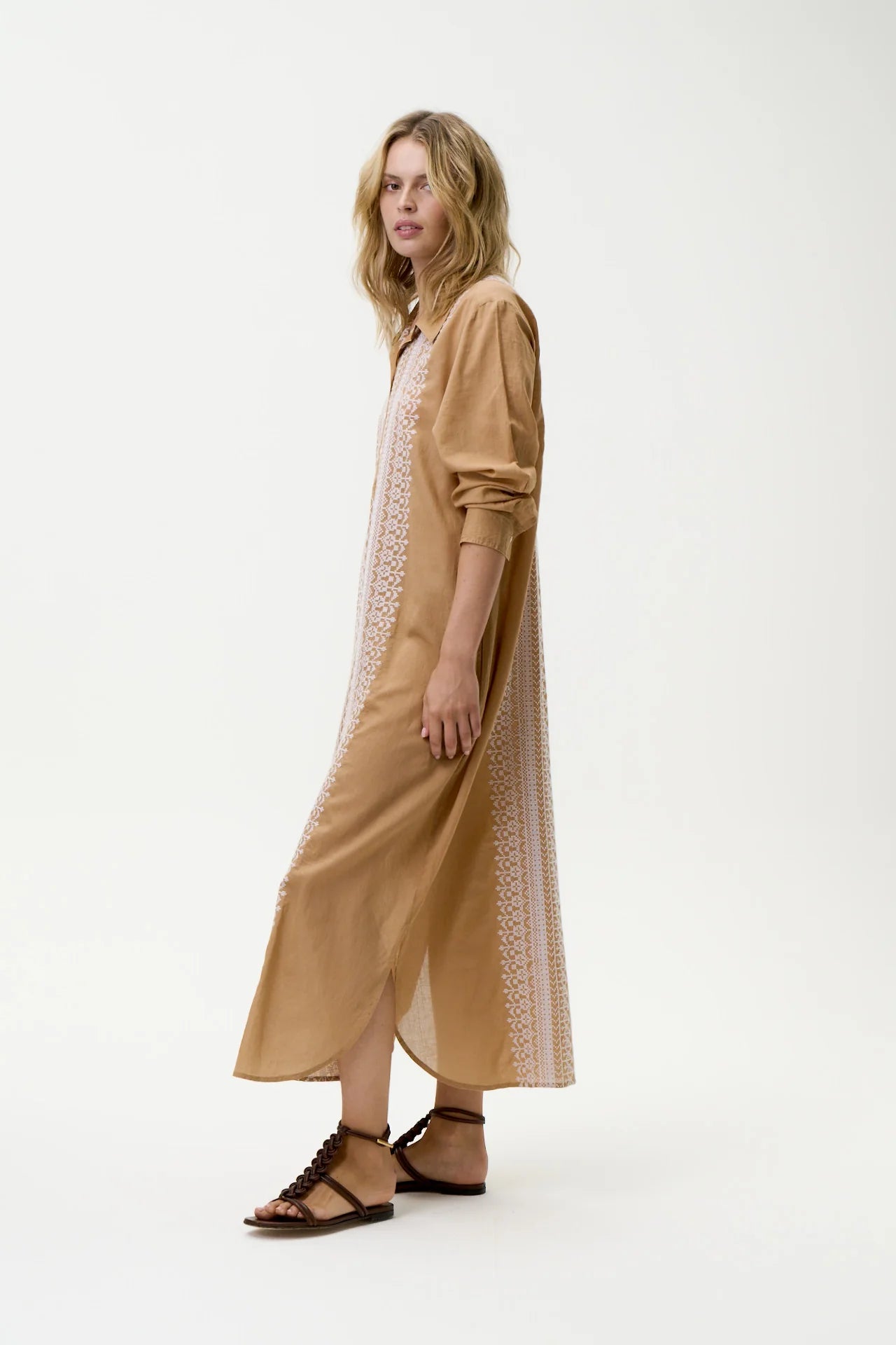 One Season | Fes Gilli Embroidery | Tan/White