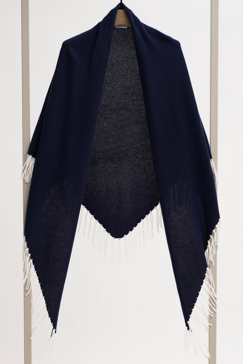 Herzen's Angelegenheit | Wrap Scarf | Marino Flint