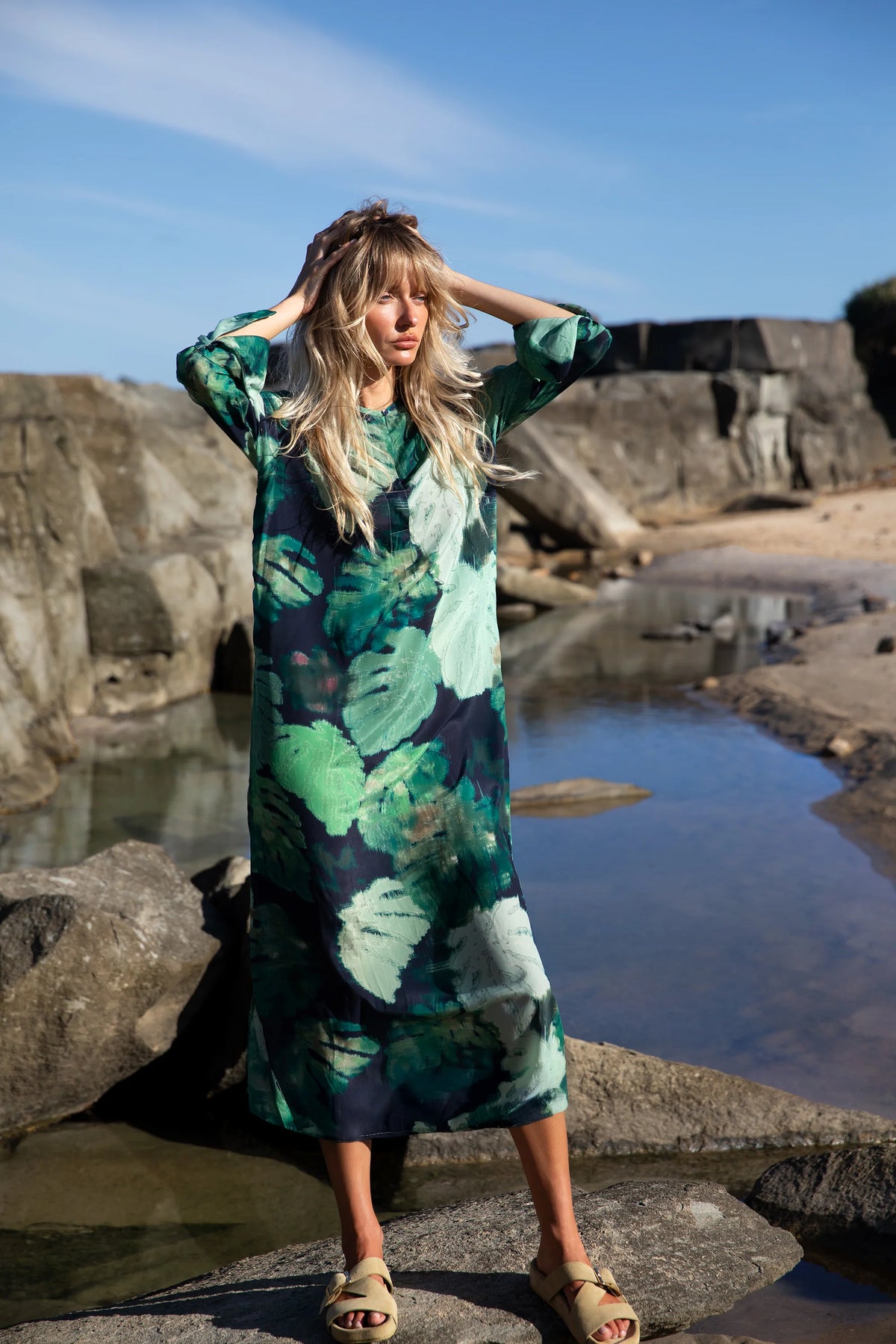 One Season | Long Genie Viscose Dress | Monstera Night Green