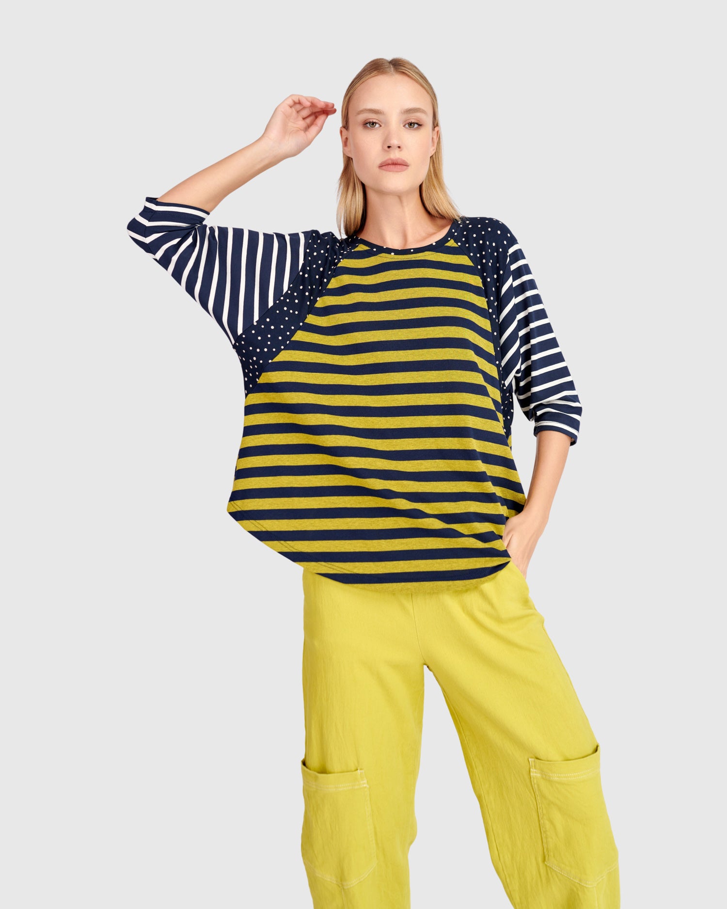 Alembika | Crew Neck Tee | Navy/White/Lime Mix