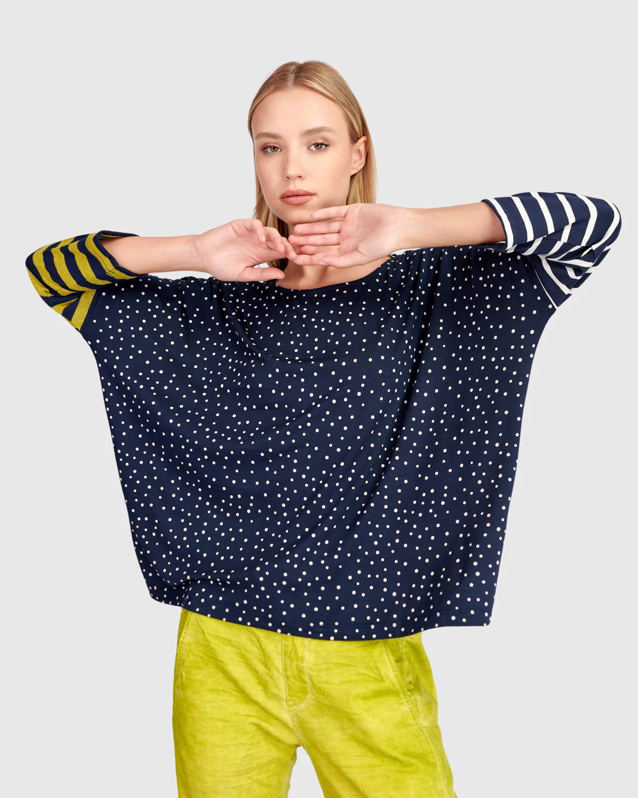 Alembika | Spot Crew Neck Tee | Navy/White/Lime