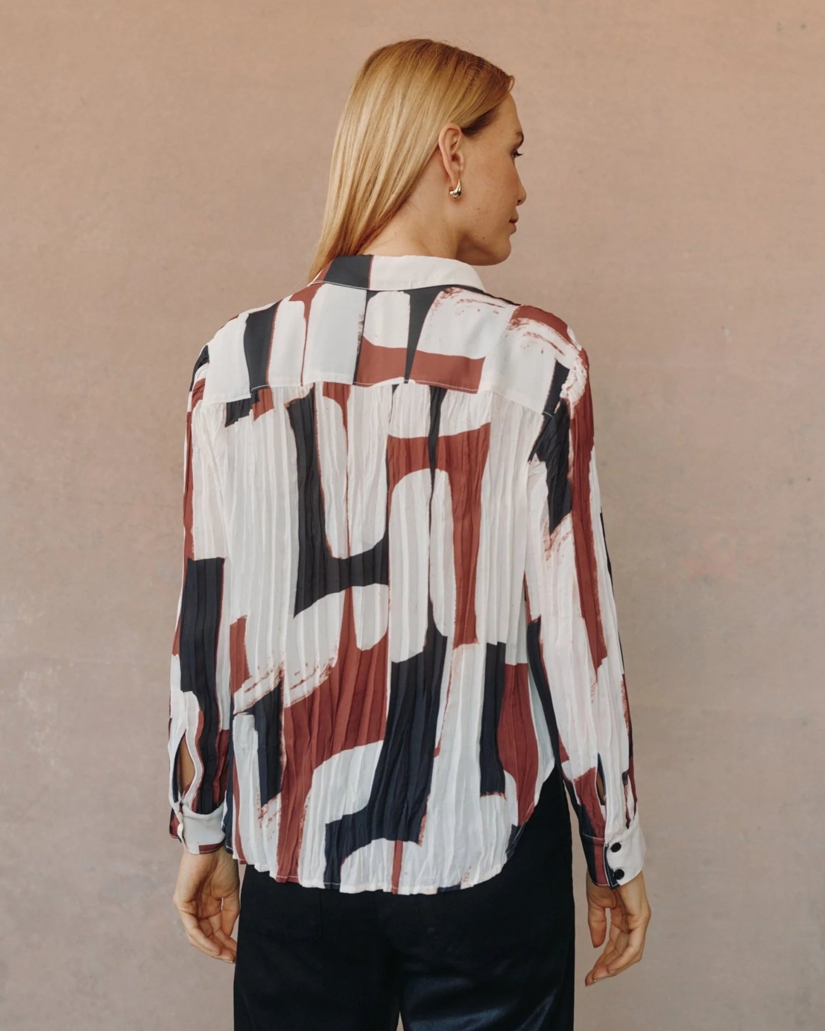 Bella Dahl | Pleated Button Down Shirt | Modern Art Print