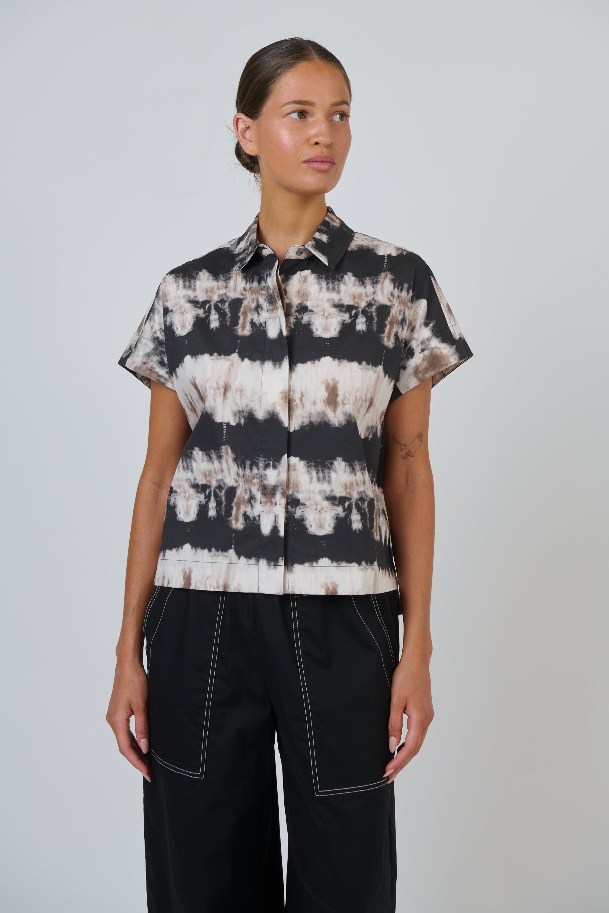 Naturals | Poplin Collar Cap Sleeve Top | Eruption