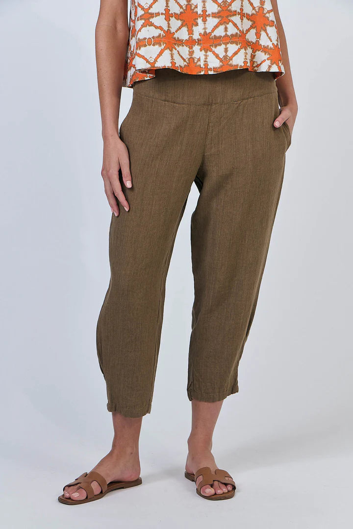 Naturals | Flat Front Pants with Tapered Leg | Tobacco