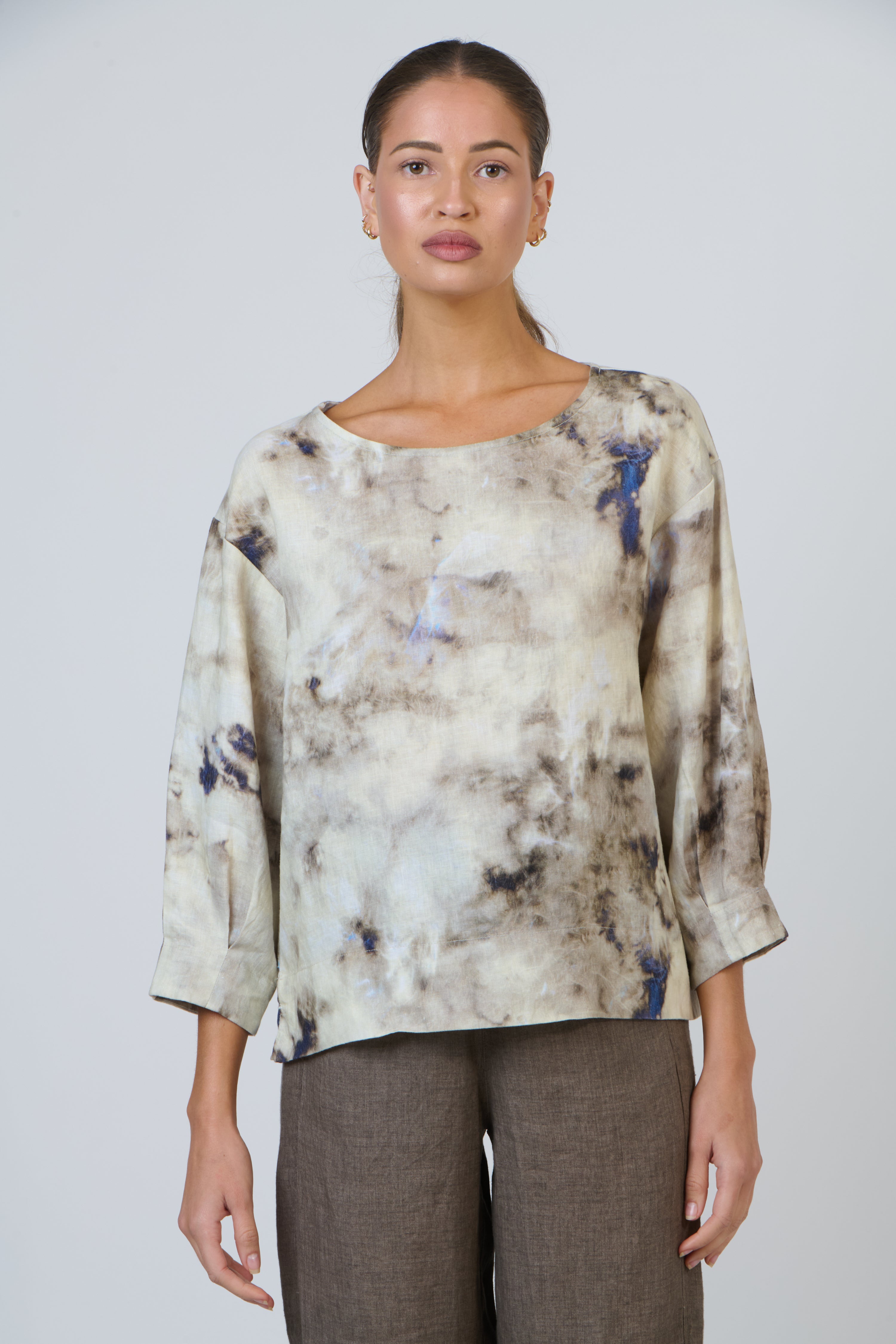Naturals | Round Neck 3/4 Tapered Sleeve Blouse | Emperador