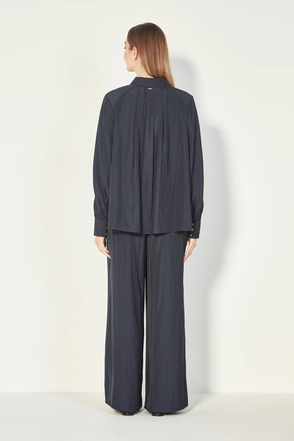 Glide by Verge | Demure Shirt | Midnight