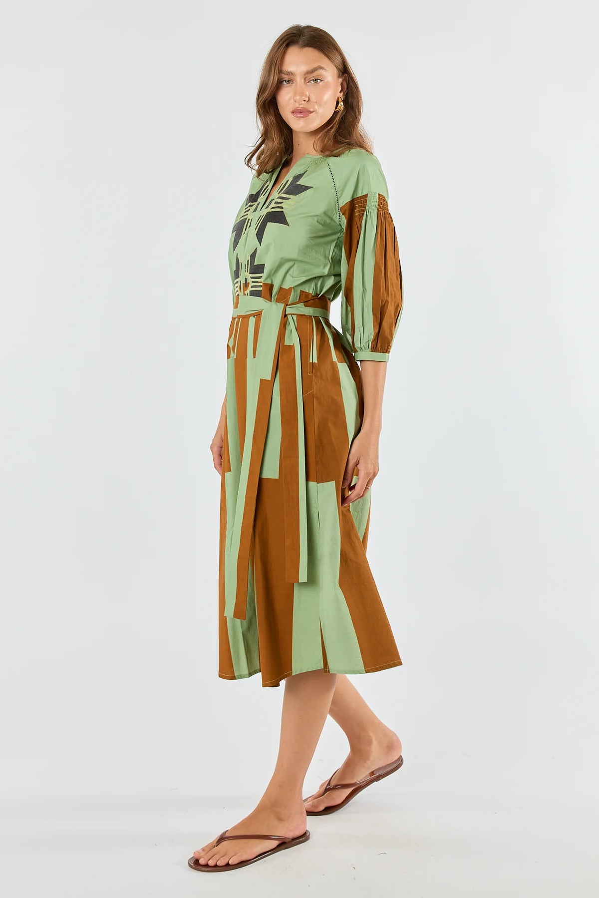 Itami | Cension Embroidered Kaftan | Khaki