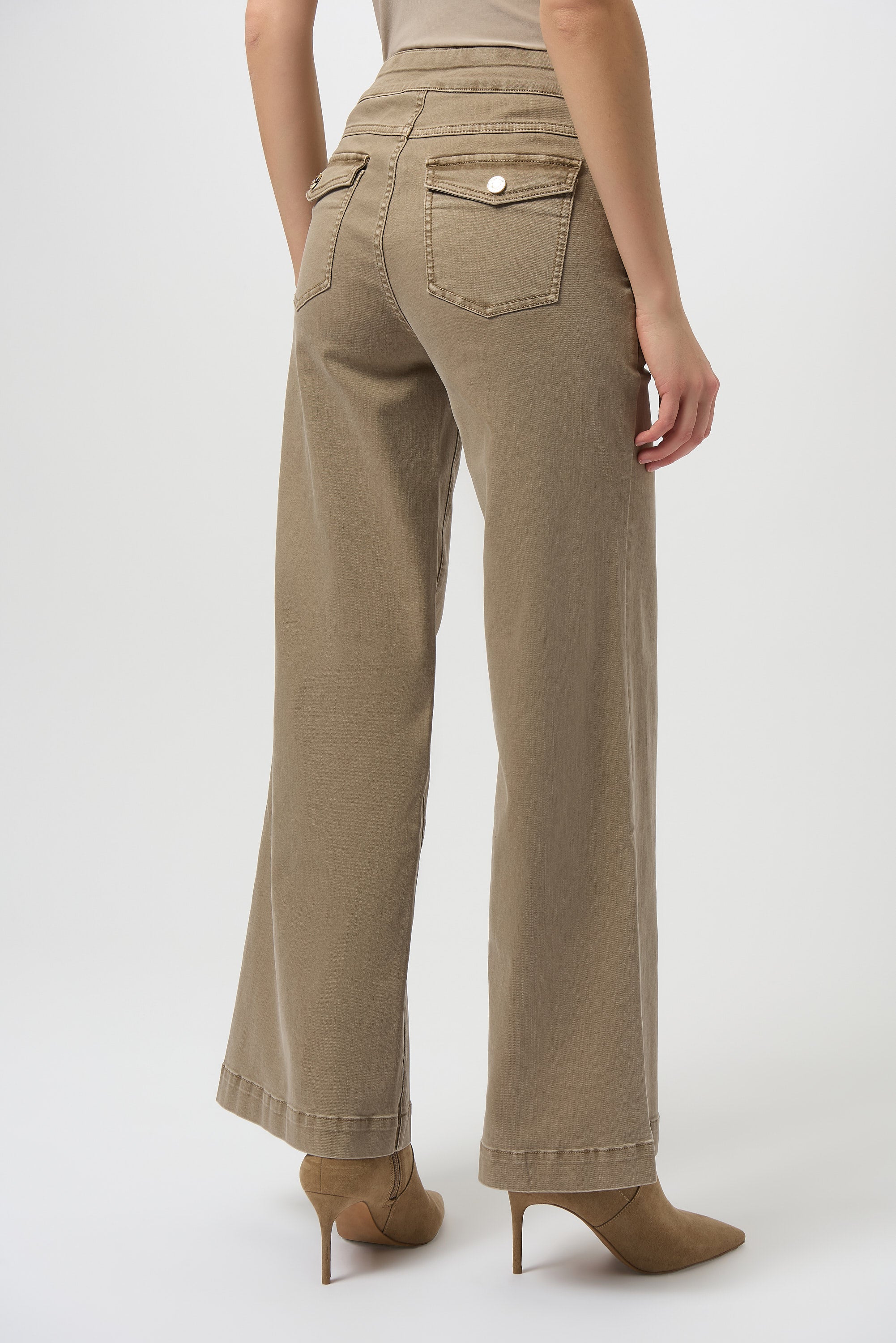 Joseph Ribkoff | Classic Wide Leg Pull on Jeans | Fawn