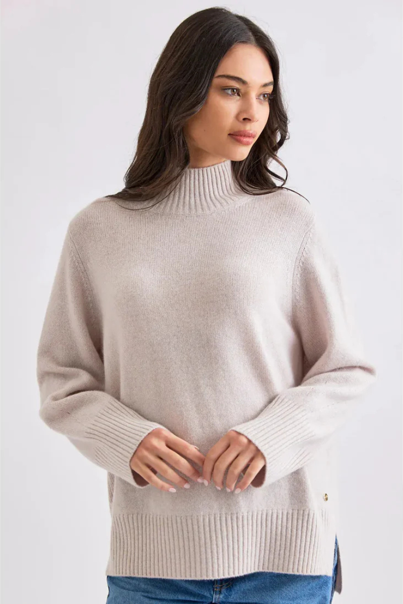 Mia Fratino | Ella Mockneck | Alabaster