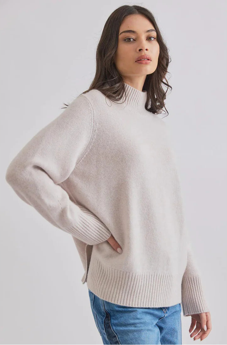 Mia Fratino | Ella Mockneck | Alabaster