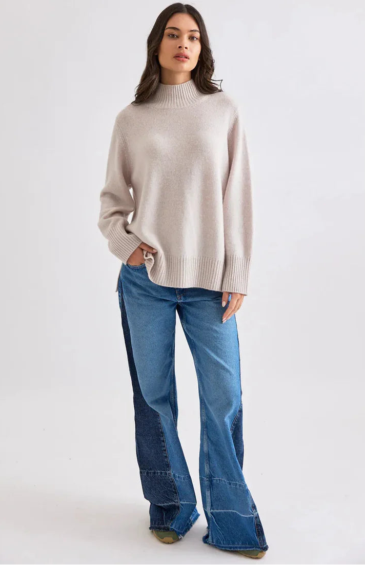 Mia Fratino | Ella Mockneck | Alabaster