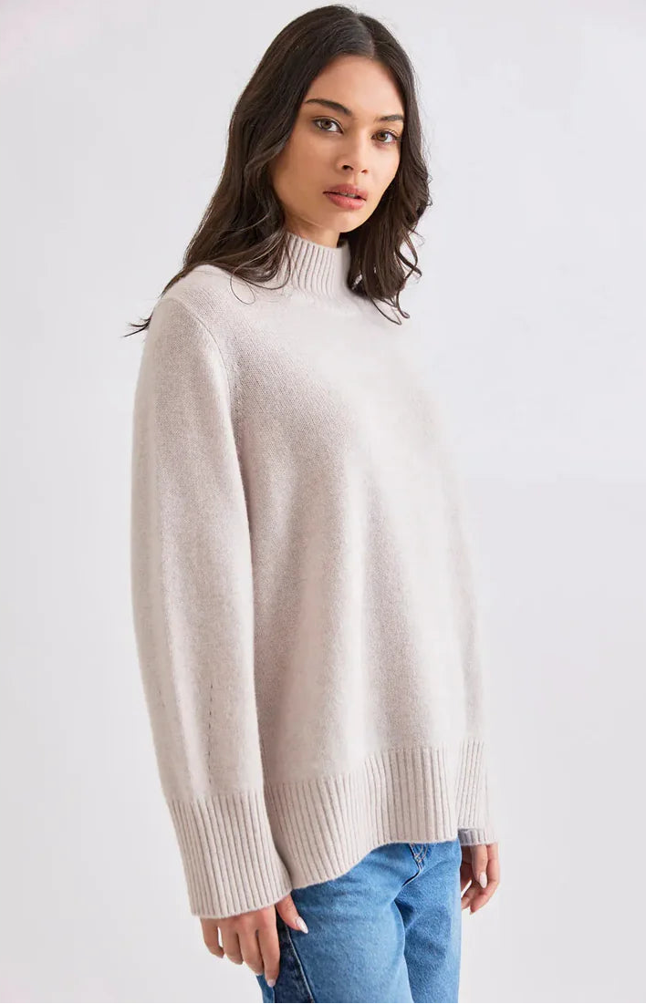 Mia Fratino | Ella Mockneck | Alabaster