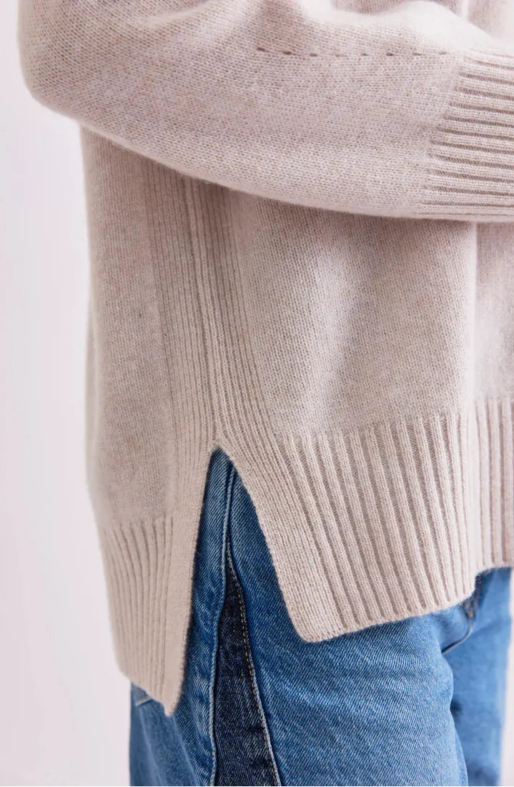 Mia Fratino | Ella Mockneck | Alabaster