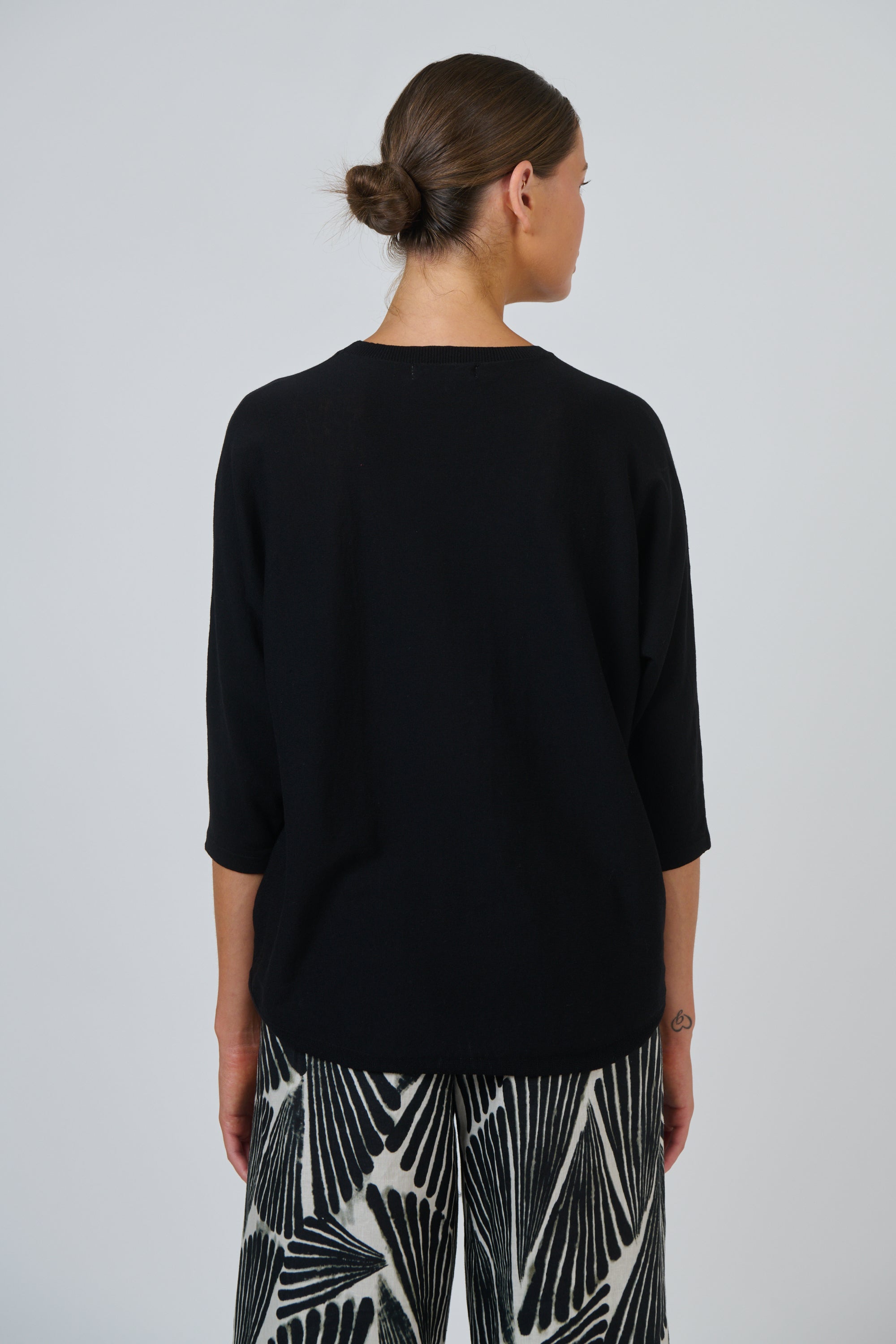 Naturals | 3/4 Sleeve Knit Top | Black