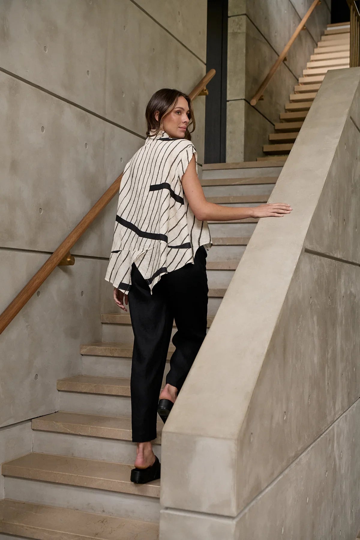 Naturals | Top with Hem Detail | Isobars
