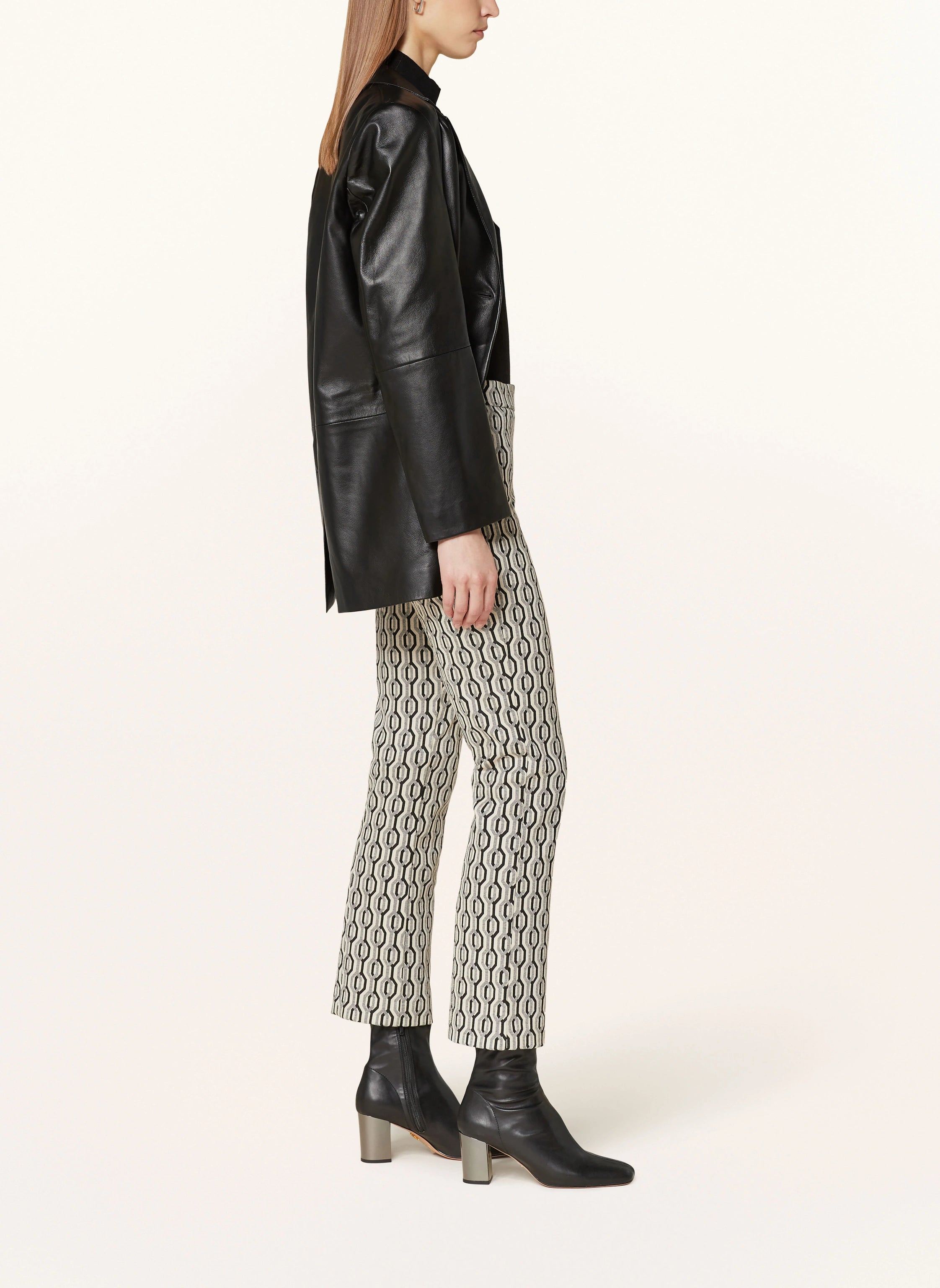 Raffaello Rossi | Macy 7/8 Jersey Jacquard Pant | Black Graphical