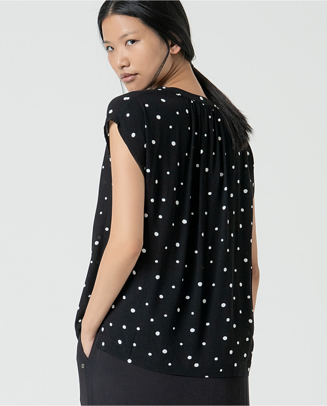 Surkana | Spot Top | Black w/ White Spots