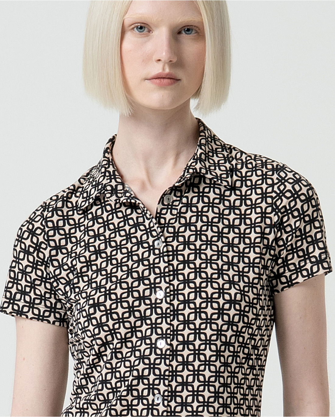 Surkana | Odet Button Through Collared Stretch Top | Black/White
