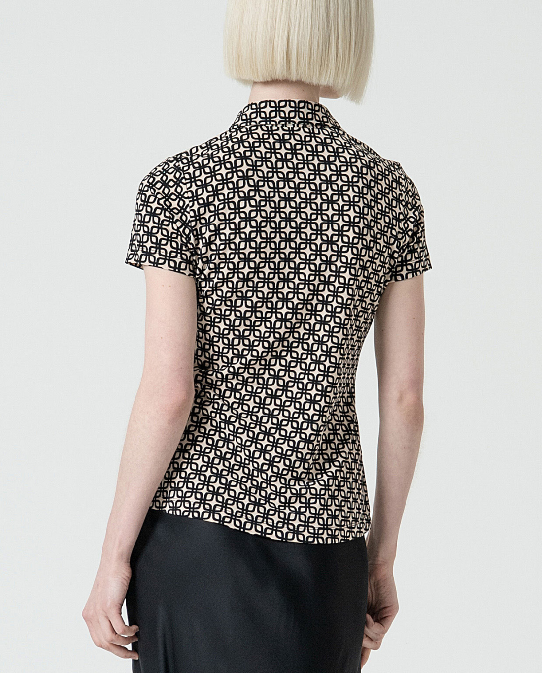 Surkana | Odet Button Through Collared Stretch Top | Black/White
