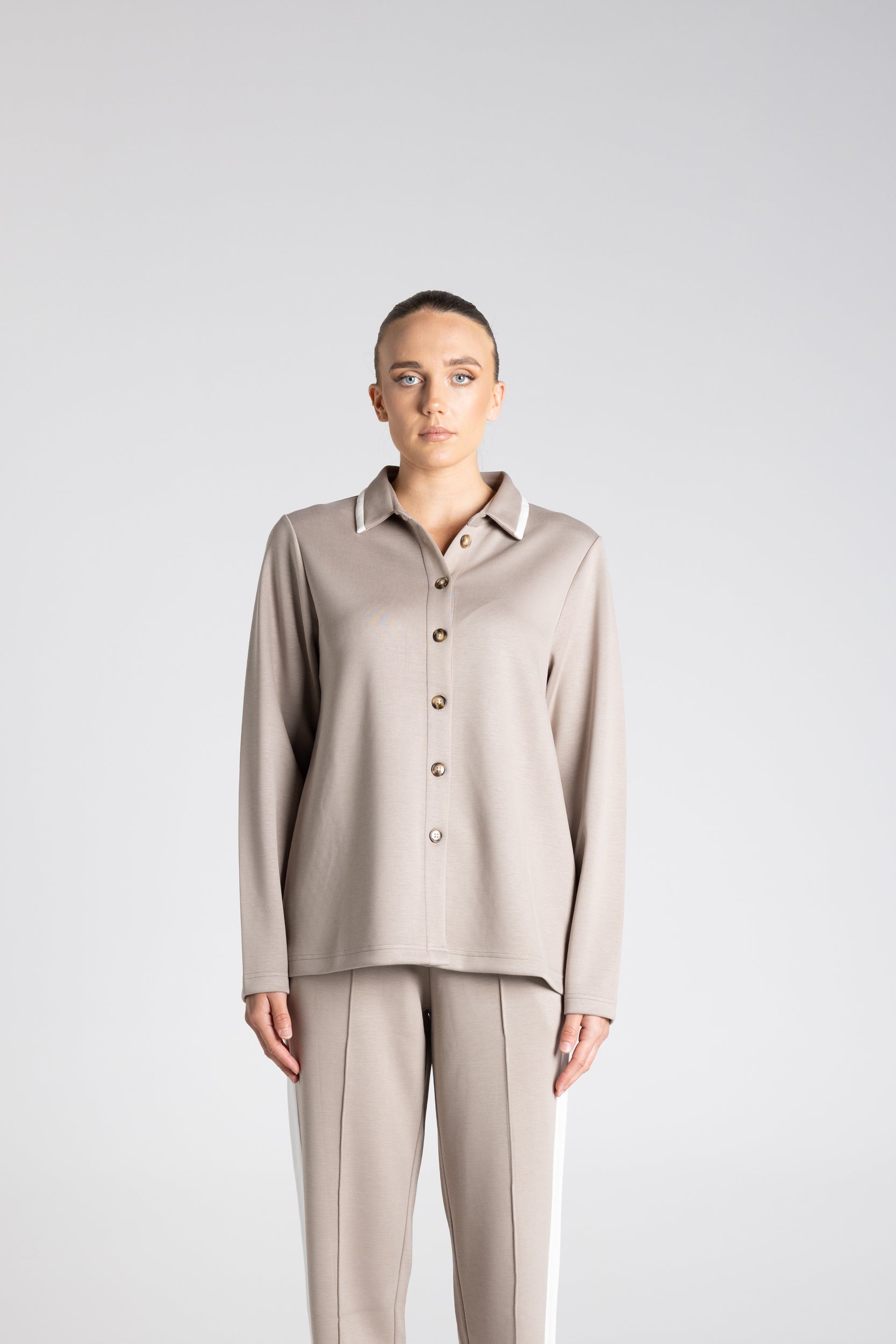 Two T's | Travel Shirt | Pebble/Ivory