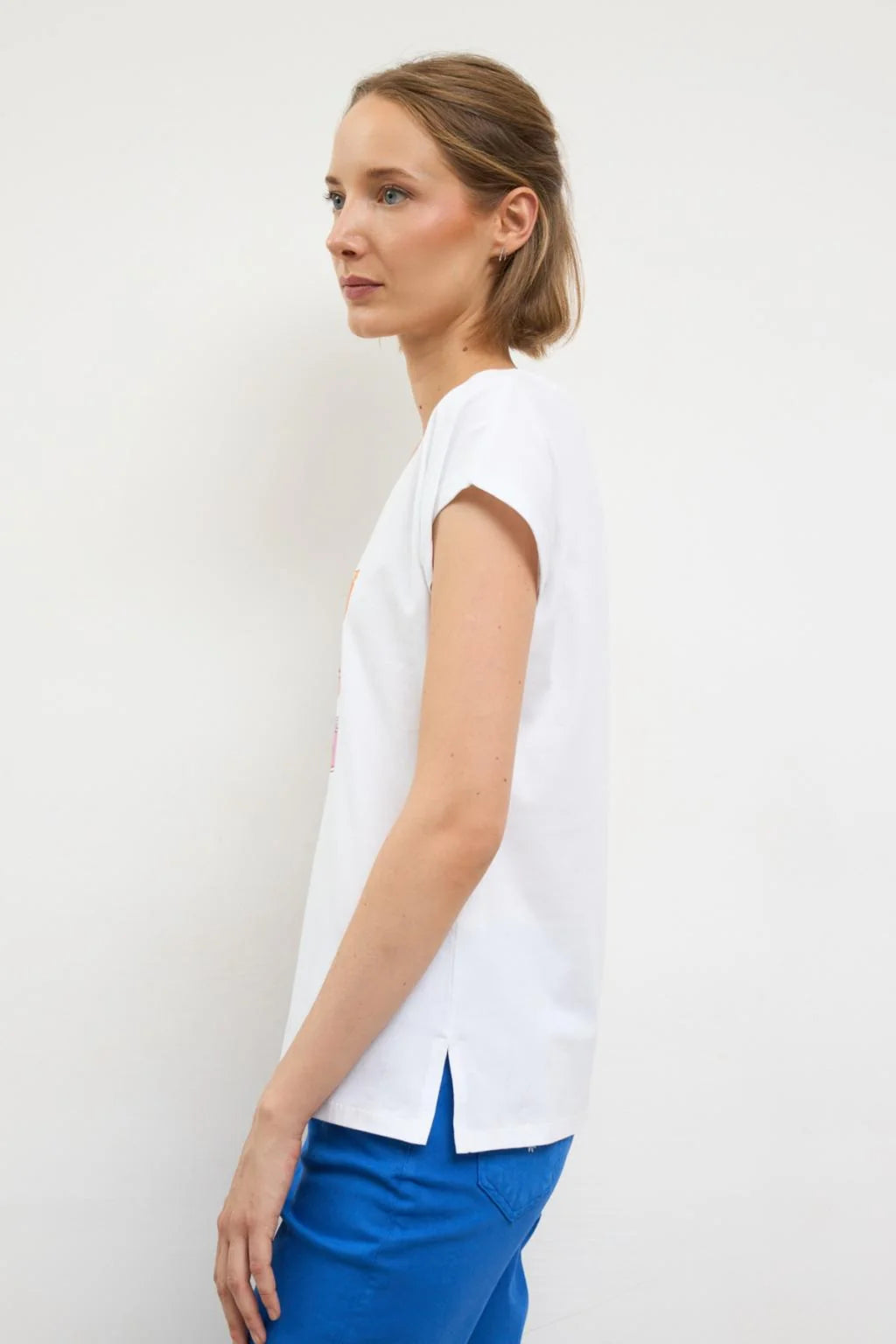 Tinta & Bariloche | V Neck Tee | White