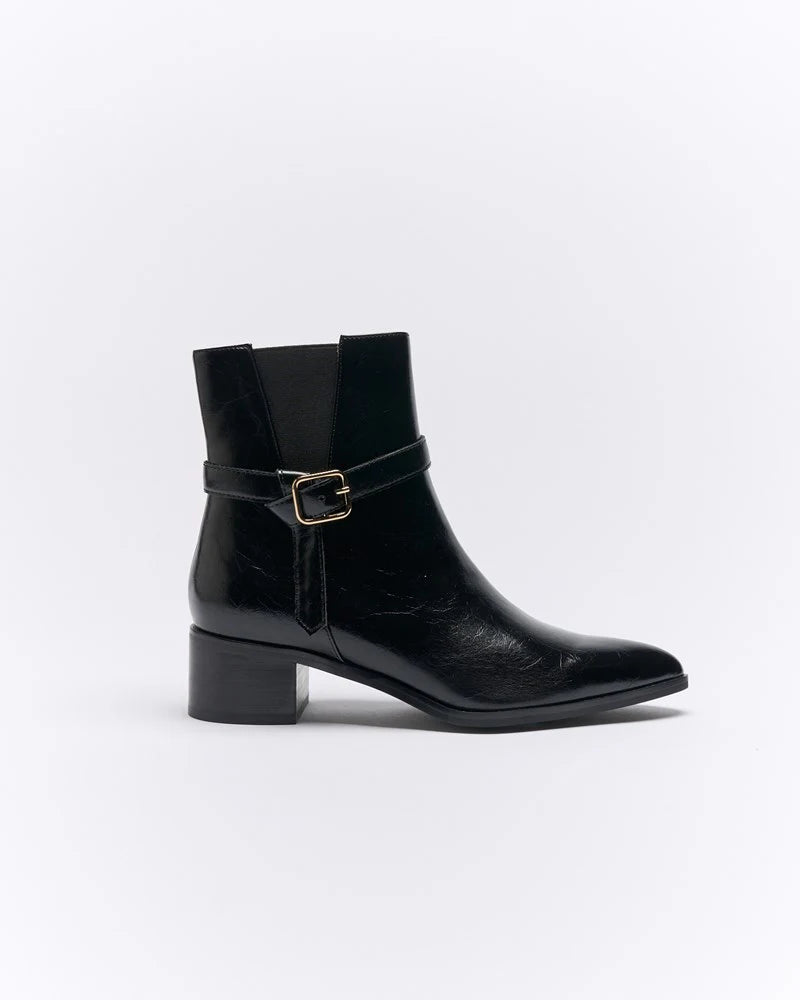 Walnut | Nyx Boot | Black