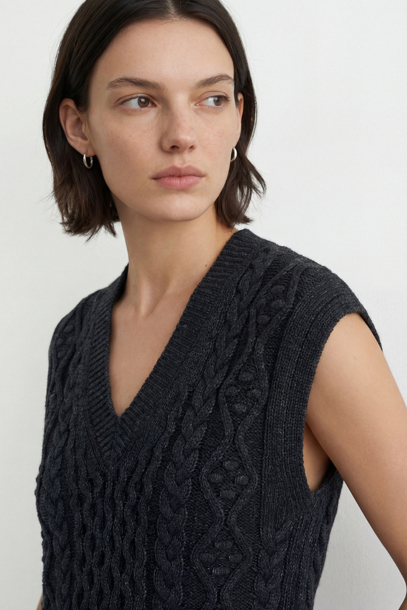Aleger | Cable Vest | Black Foil