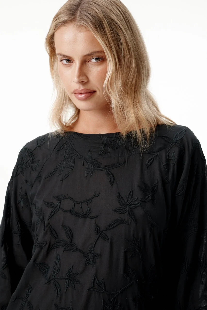 One Season | Deia Embroidery Dress | Black