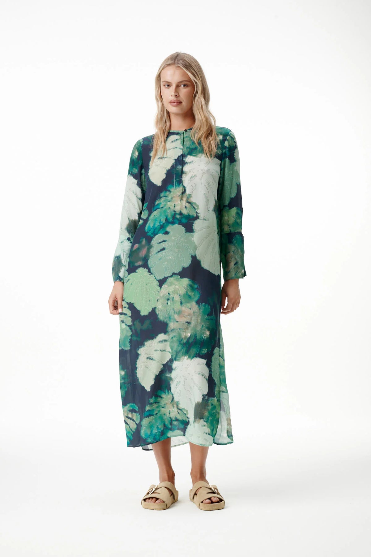 One Season | Long Genie Viscose Dress | Monstera Night Green