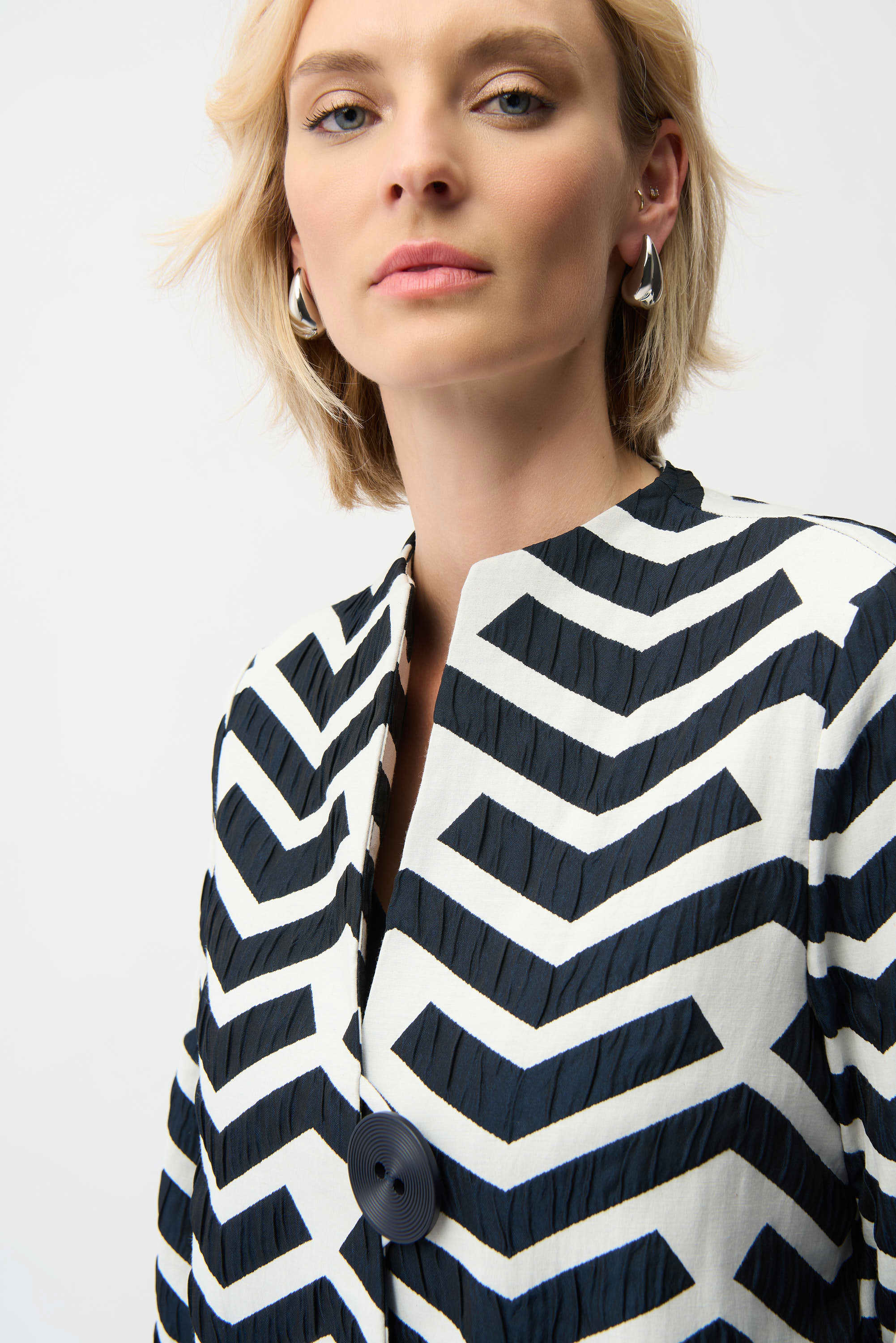 Joseph Ribkoff | Geometric Jacquard Trapeze Jacket | Navy/White