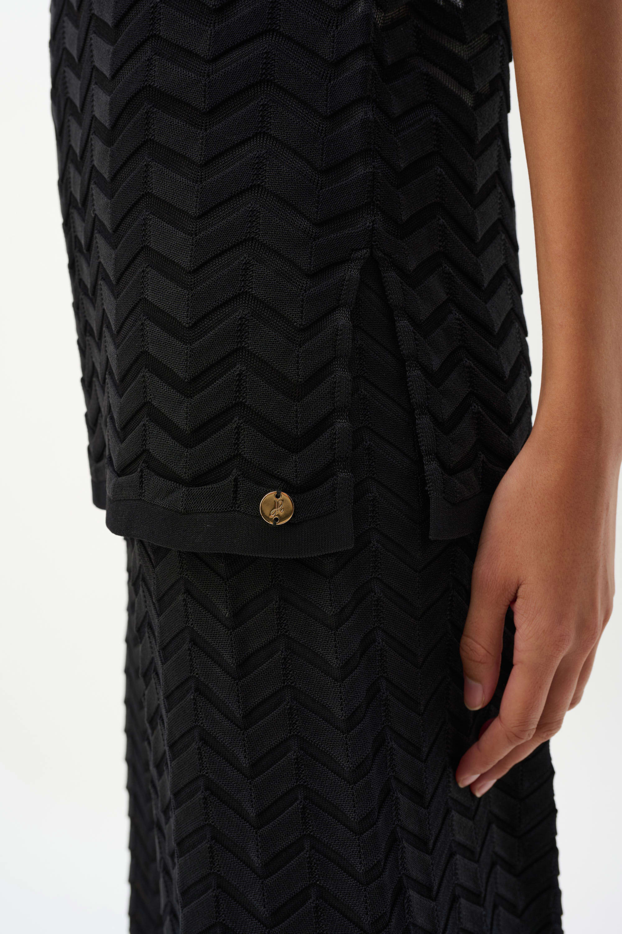 Joseph Ribkoff | Jacquard Knit Chevron Relaxed Top | Black