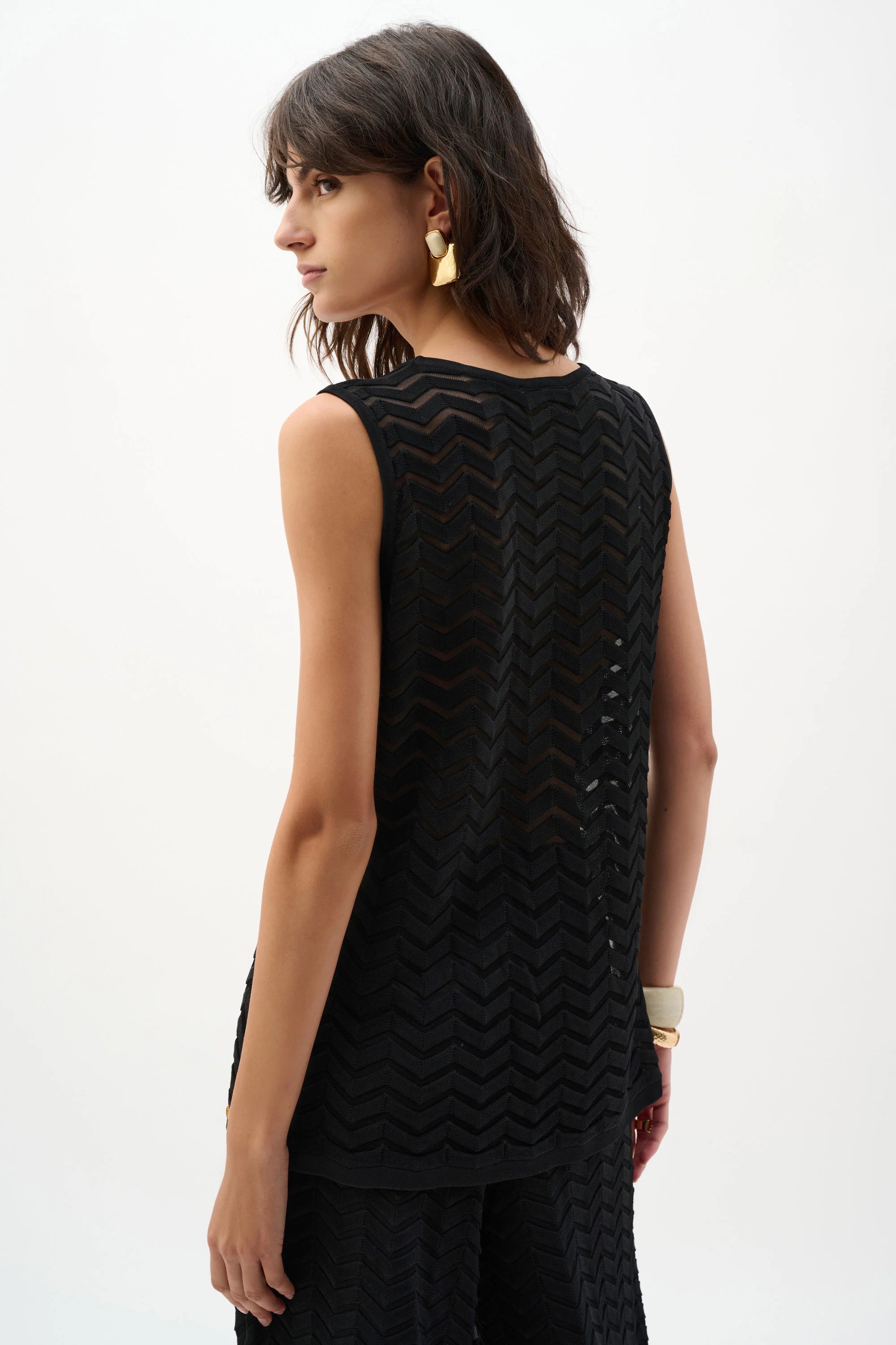Joseph Ribkoff | Jacquard Knit Chevron Relaxed Top | Black