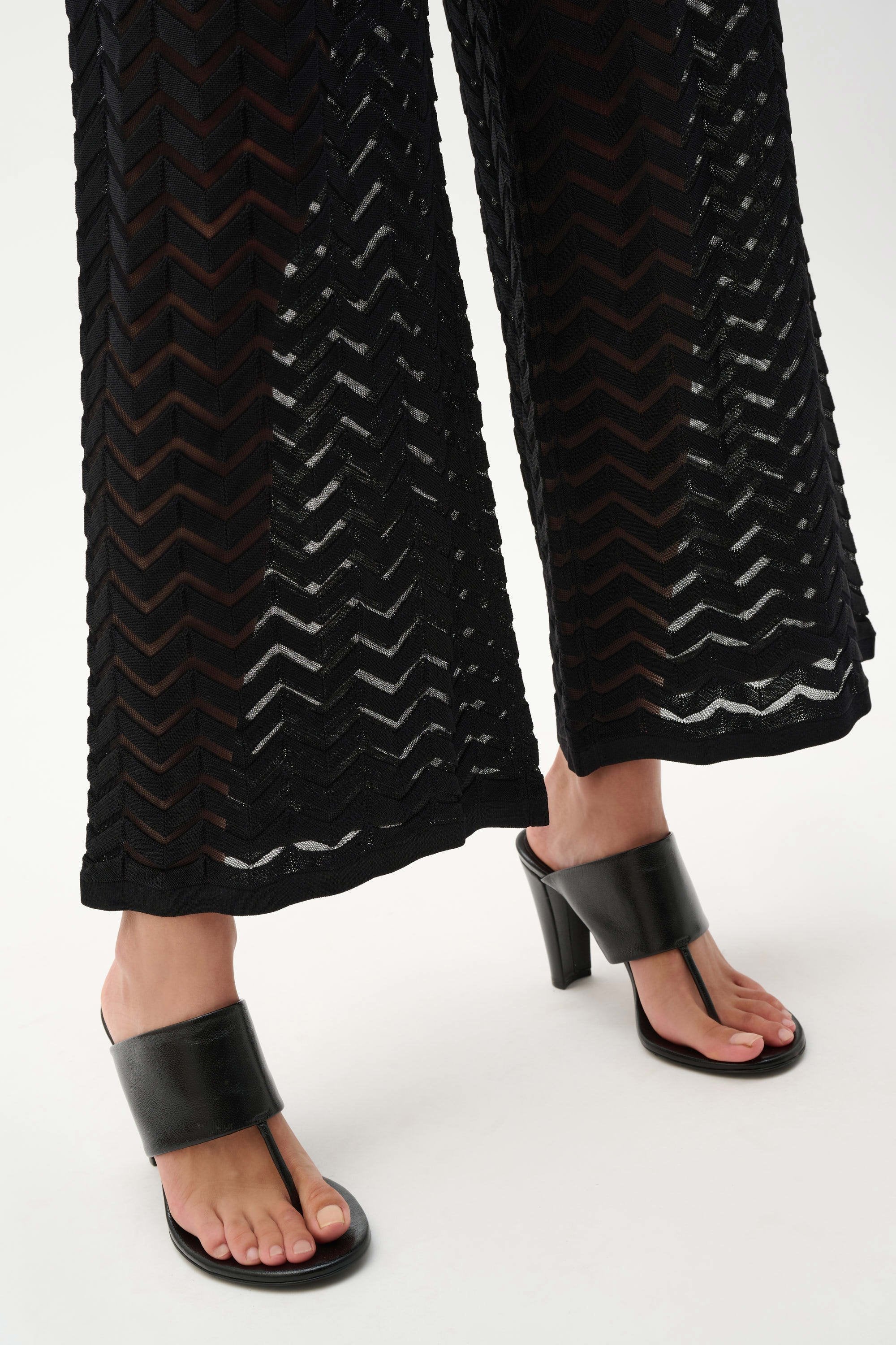 Joseph Ribkoff | Jacquard Knit Chevron Cullotte Pants | Black