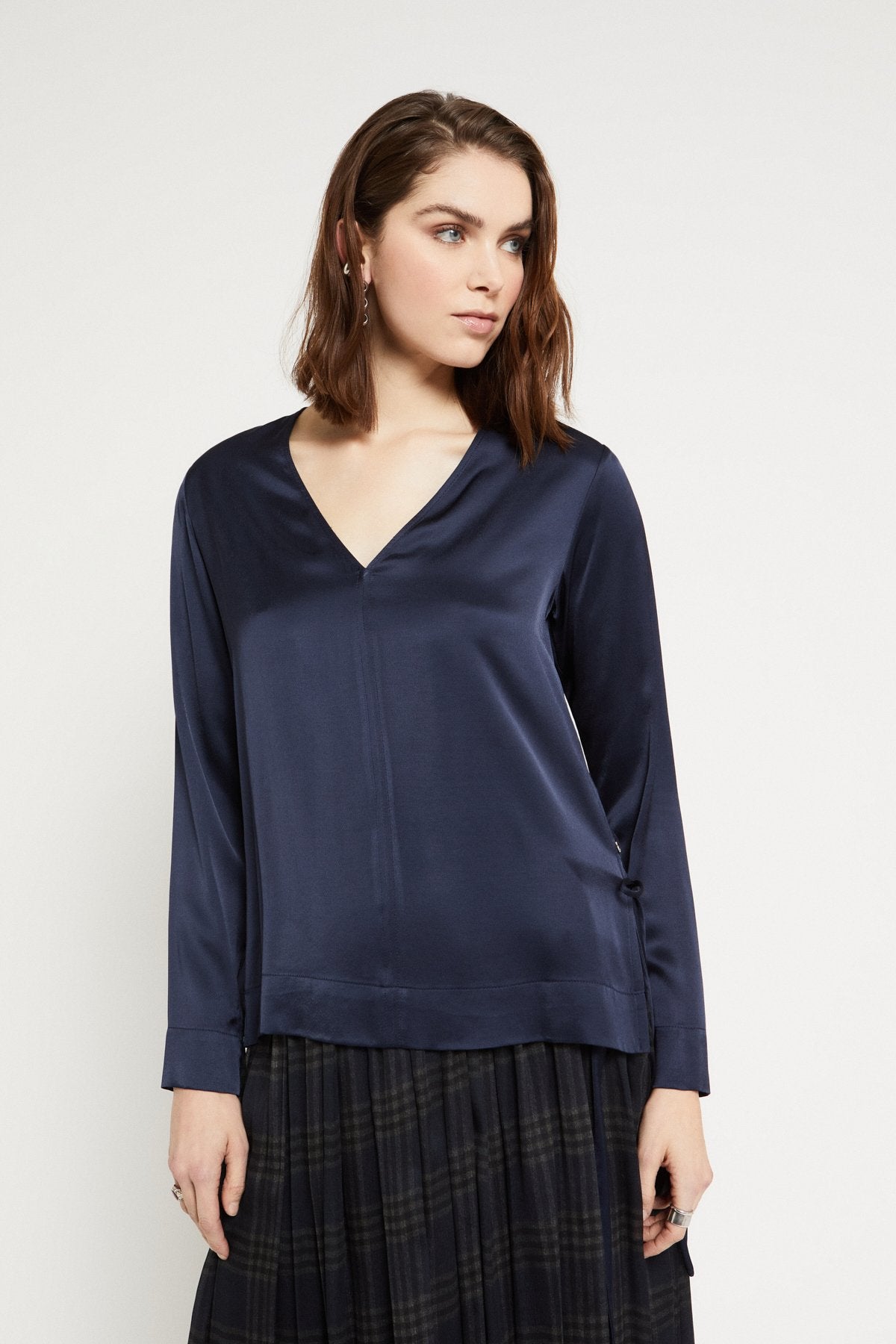 Ottod'Ame | V-Neck Blouse | Navy