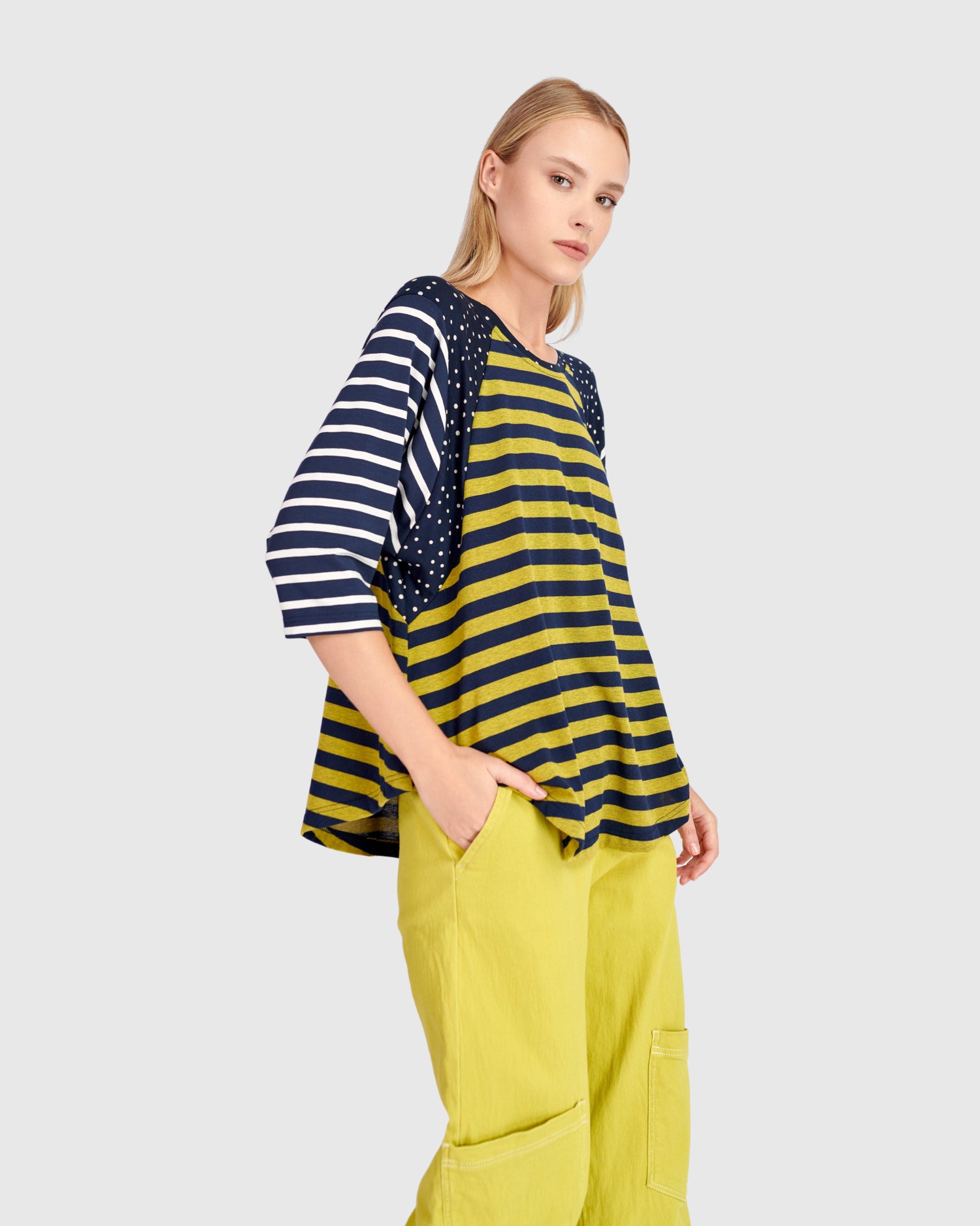 Alembika | Crew Neck Tee | Navy/White/Lime Mix