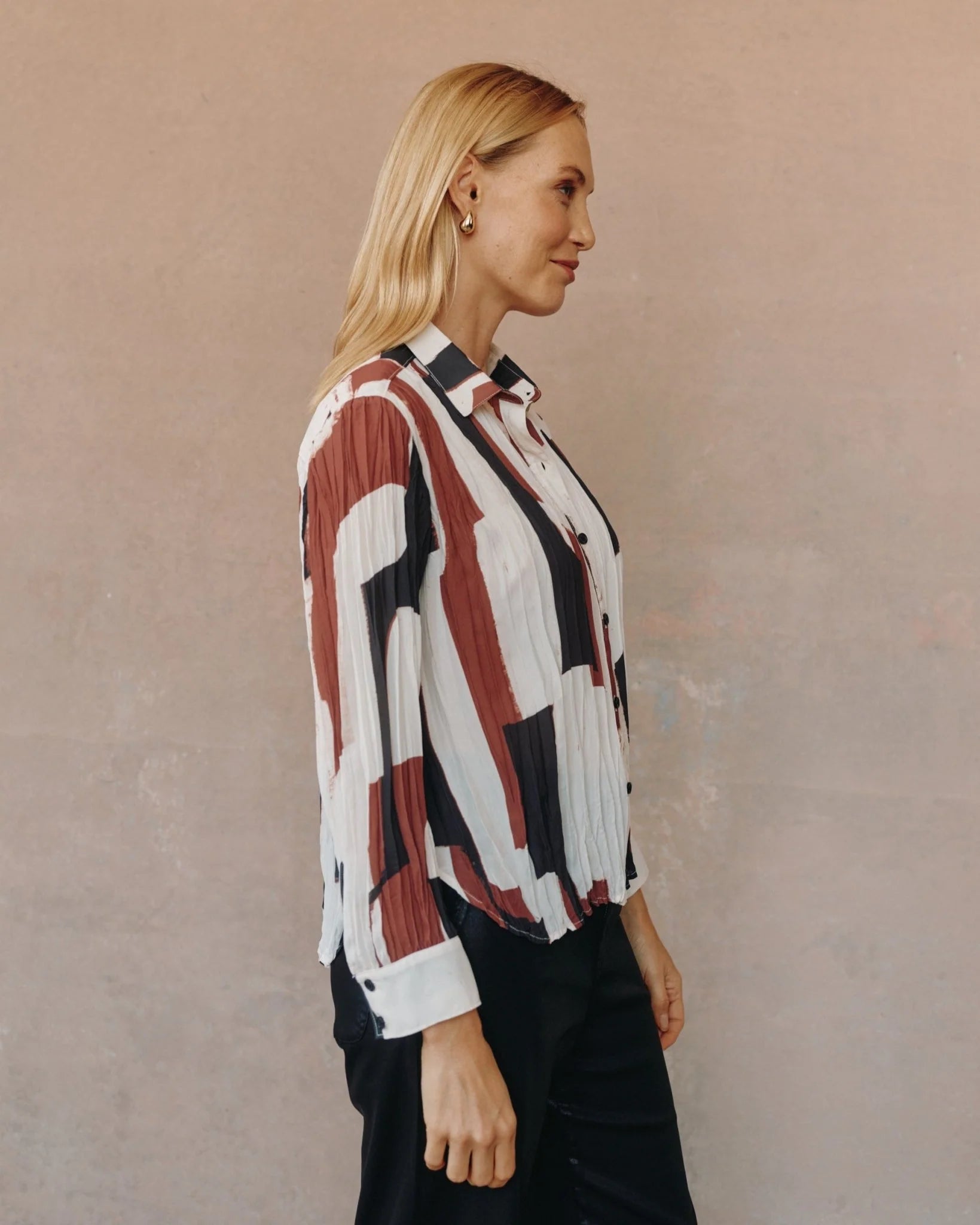 Bella Dahl | Pleated Button Down Shirt | Modern Art Print