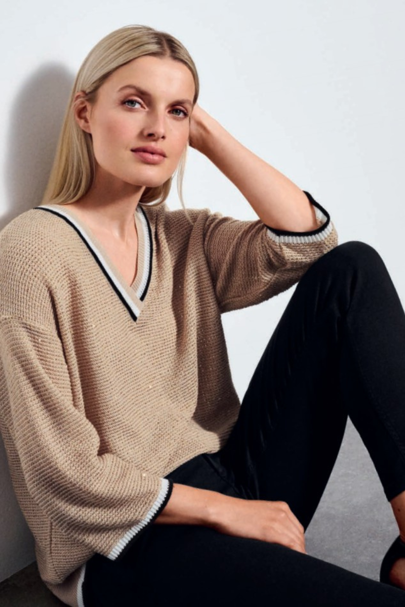 Faber | V-Neck Pullover | Gold