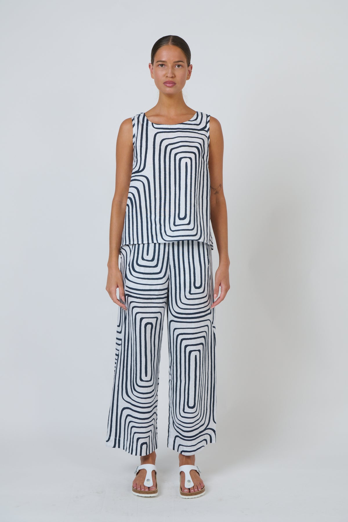 Naturals | Sleeveless Linen Top | Maze