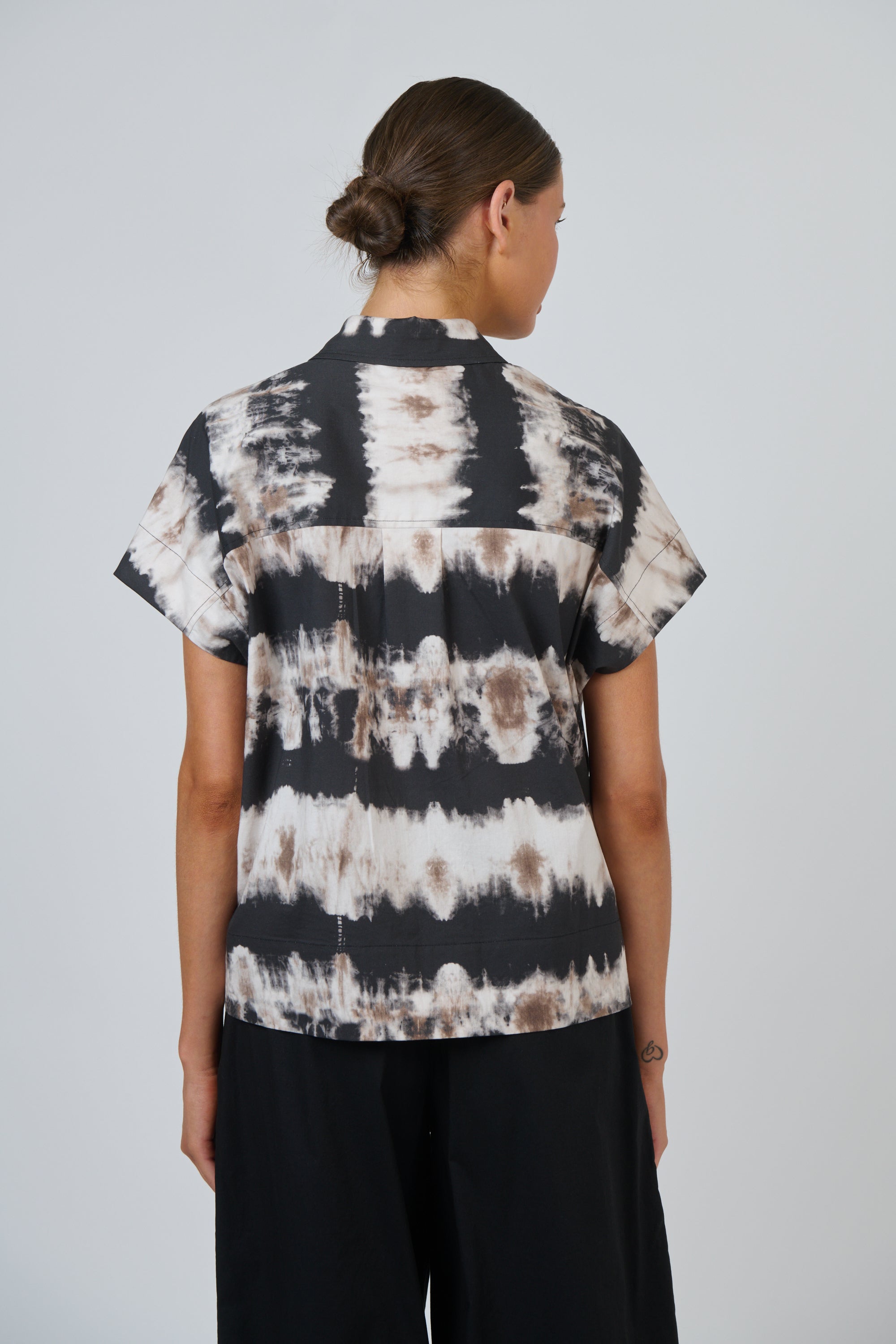 Naturals | Poplin Collar Cap Sleeve Top | Eruption