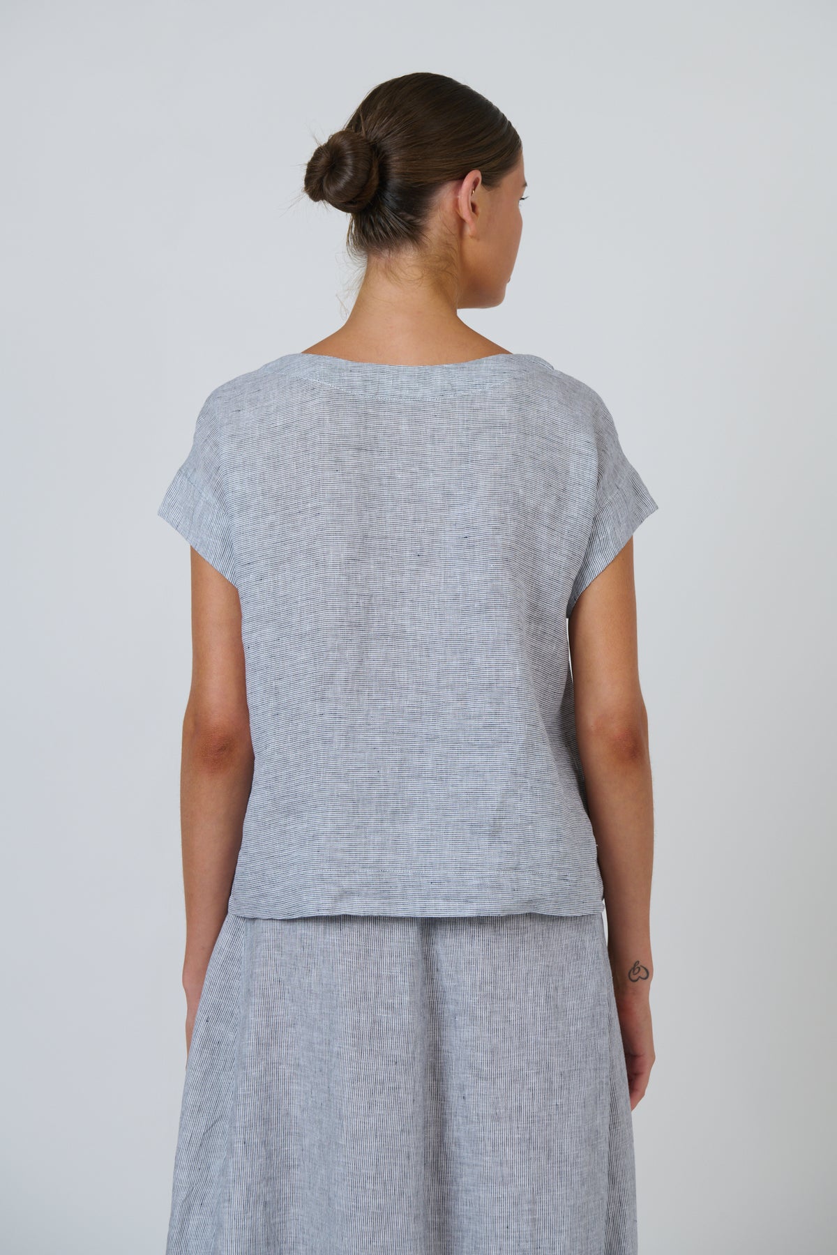 Naturals | Linen Top Round Neck | Sliver