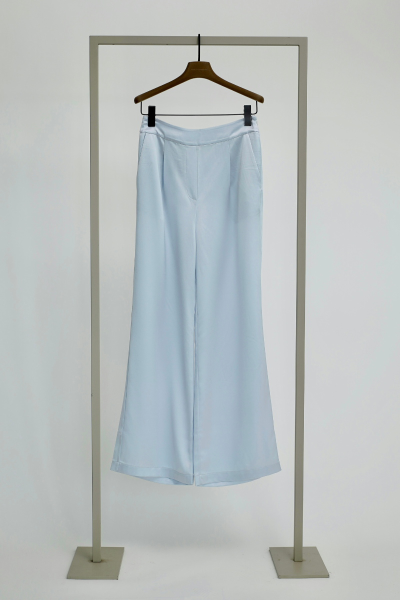 Herzen's Angelegenheit - Wide Leg Satin Pant - Light Blue