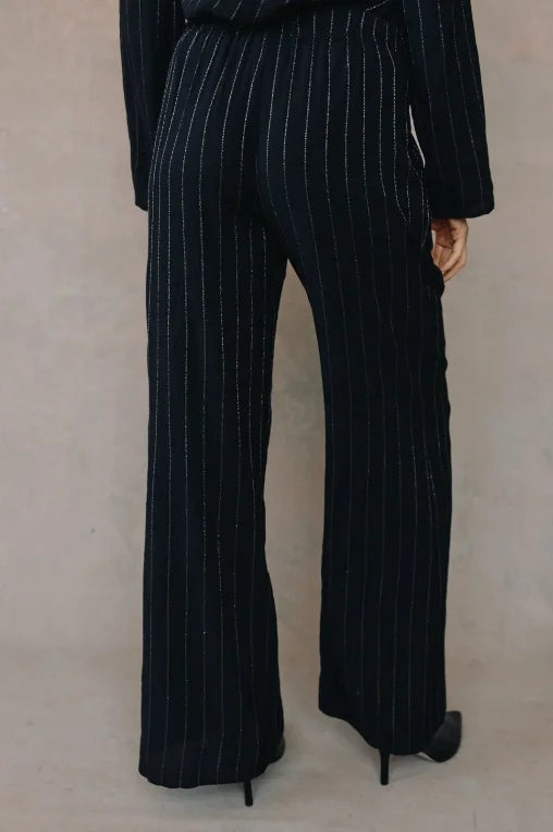 Bella Dahl I Pants with Lurex Stripe I Black