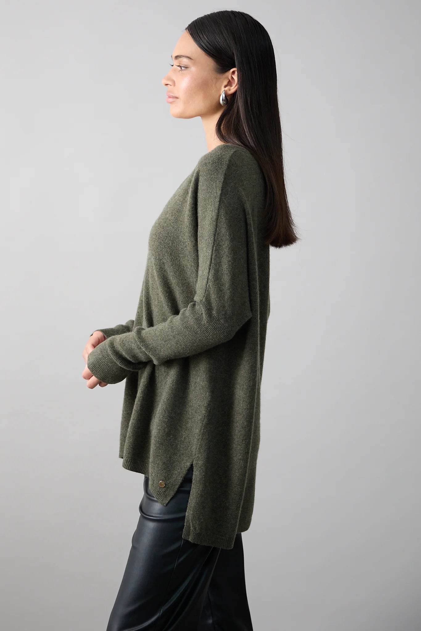 Mia Fratino | Boyfriend Vee Neck Jumper | Military