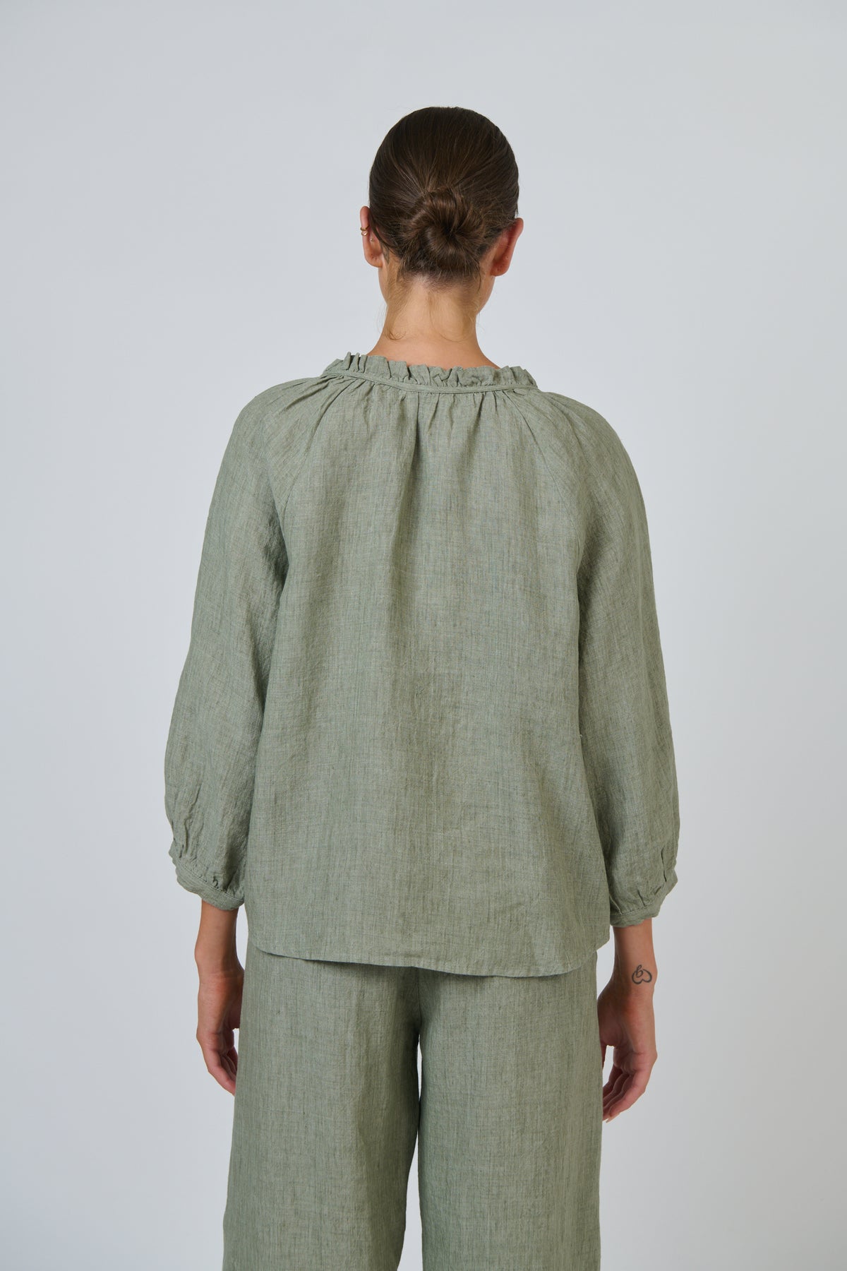 Naturals | Linen Top | Artichoke