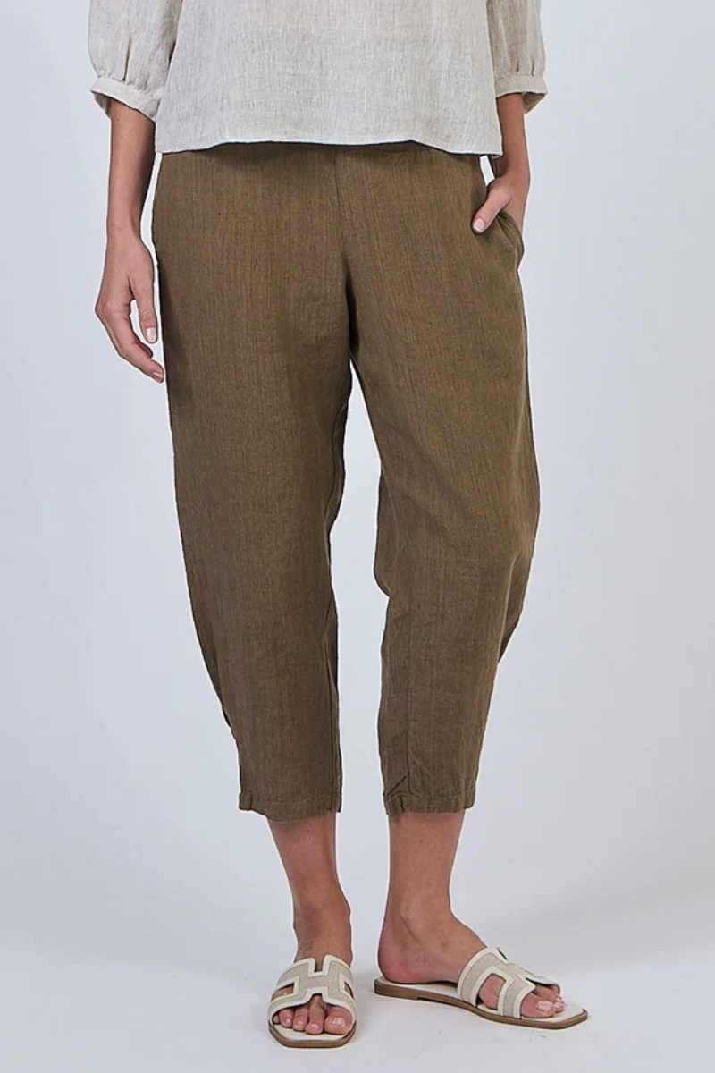 Naturals | Flat Front Pants with Tapered Leg | Tobacco