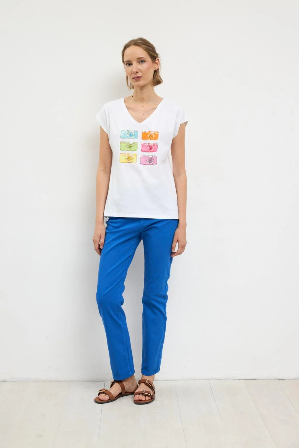 Tinta & Bariloche | V Neck Tee | White