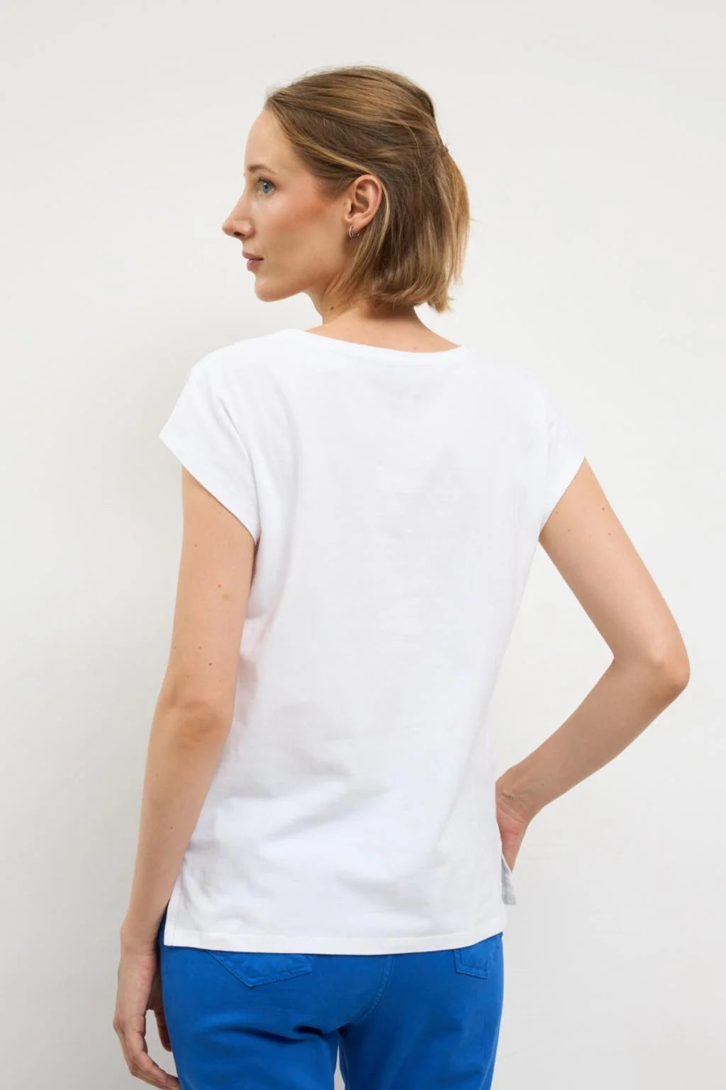 Tinta & Bariloche | V Neck Tee | White