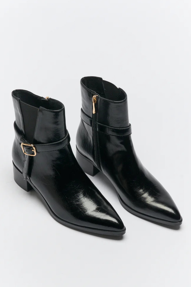 Walnut | Nyx Boot | Black